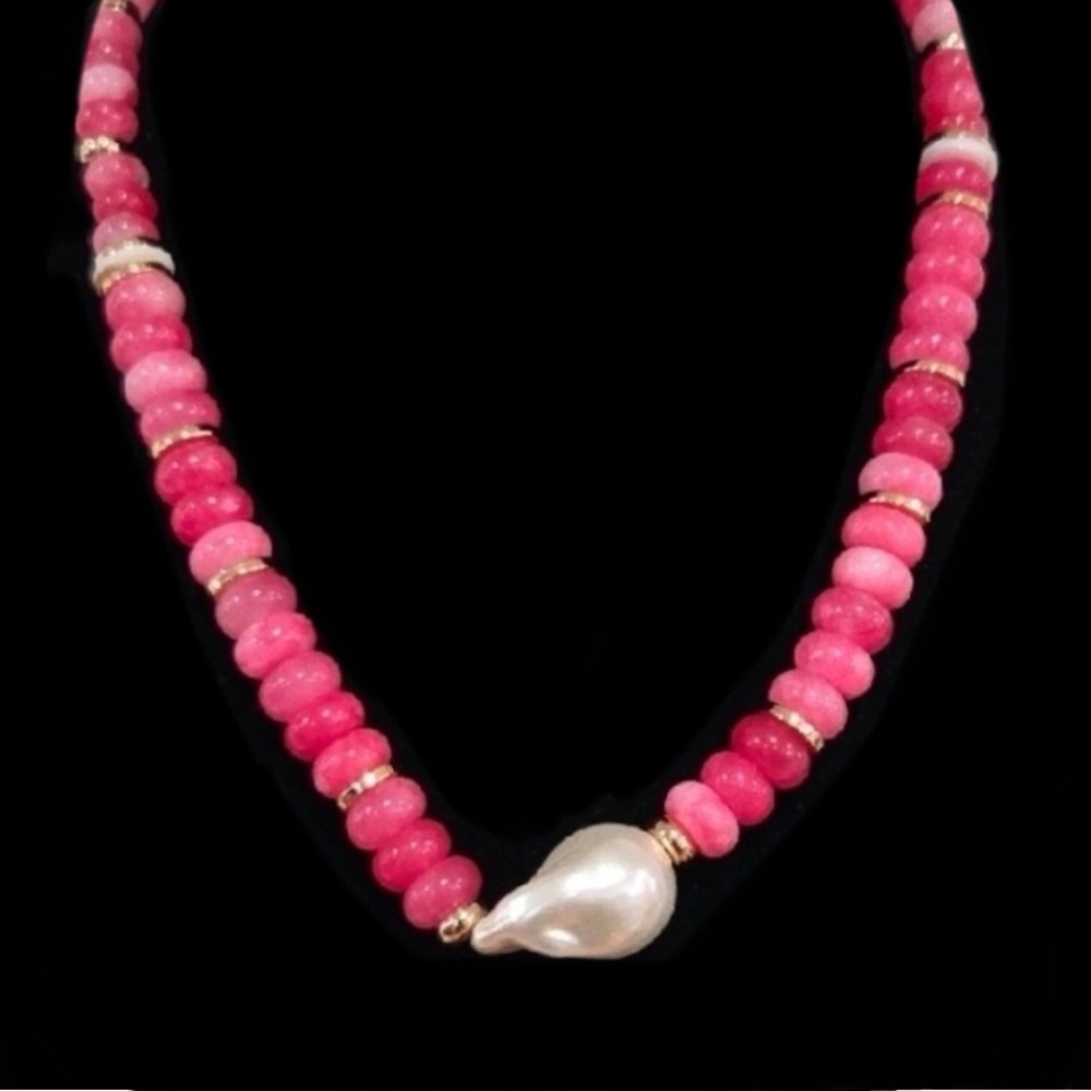 NWT ⚜️💖⚜️ MACRAE & Co. Beaded Pink Necklace with Pearl Accent